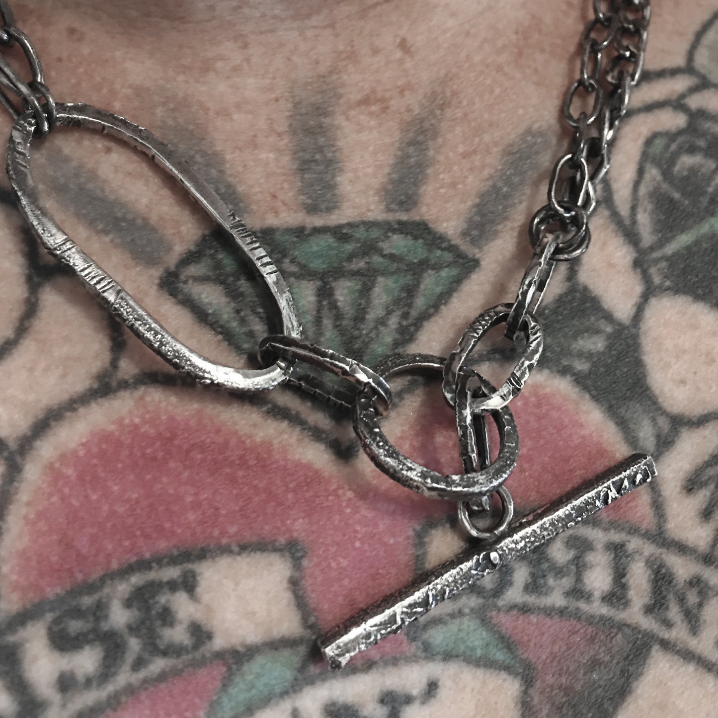 Brutalust chains