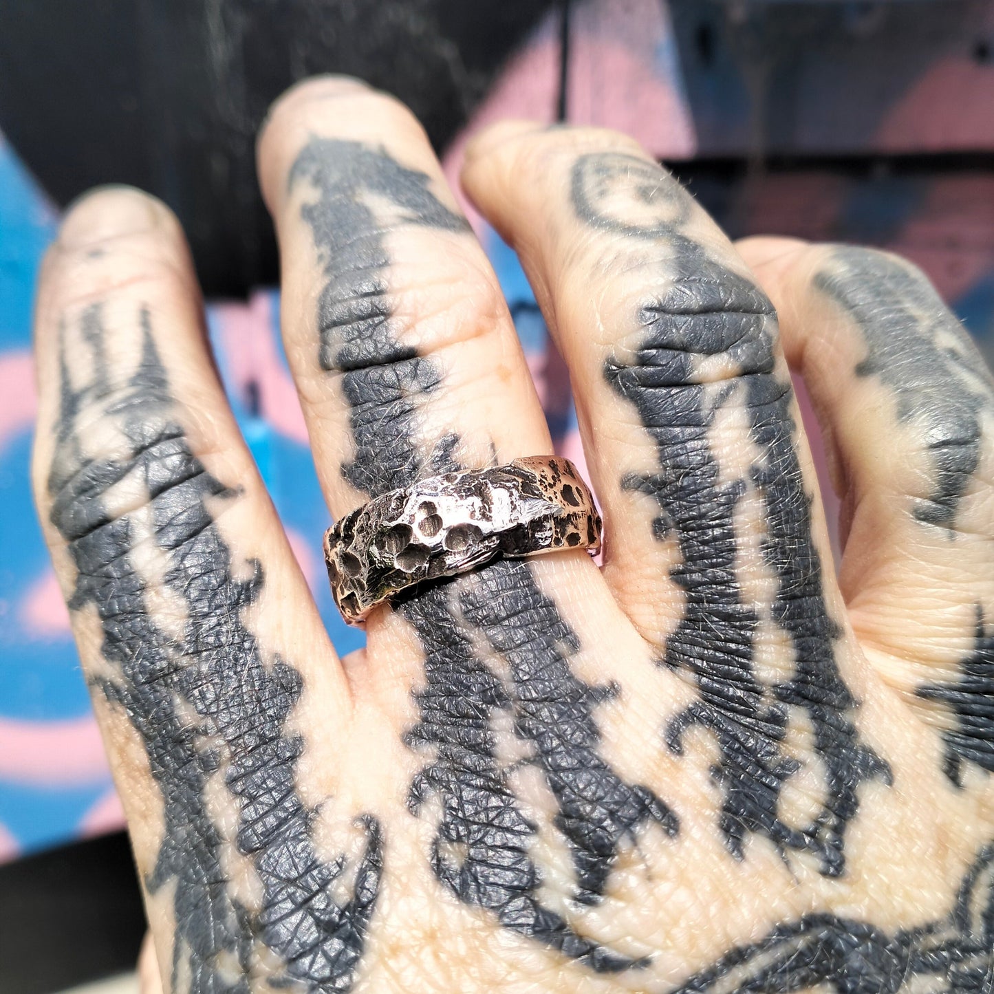 Surrounds me ring