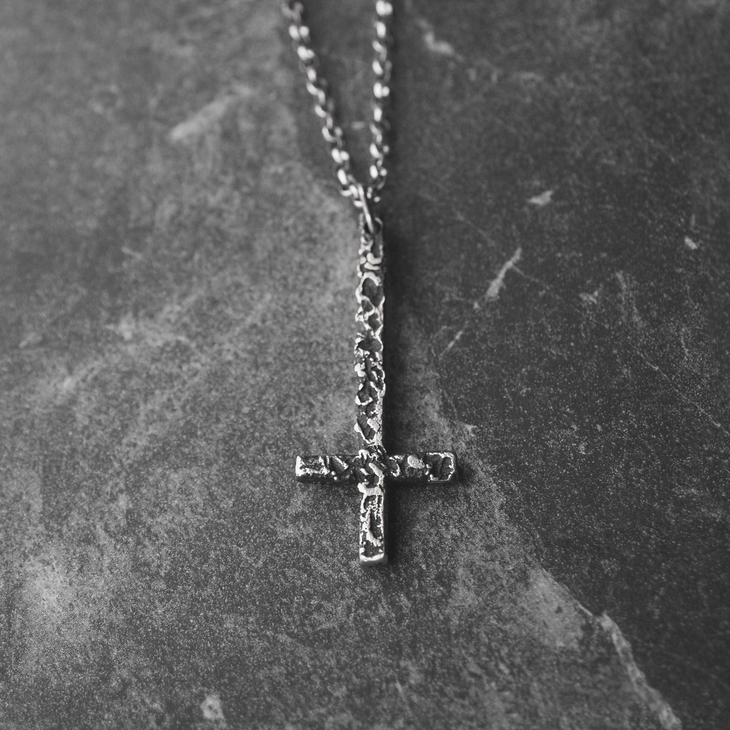 Invert necklace