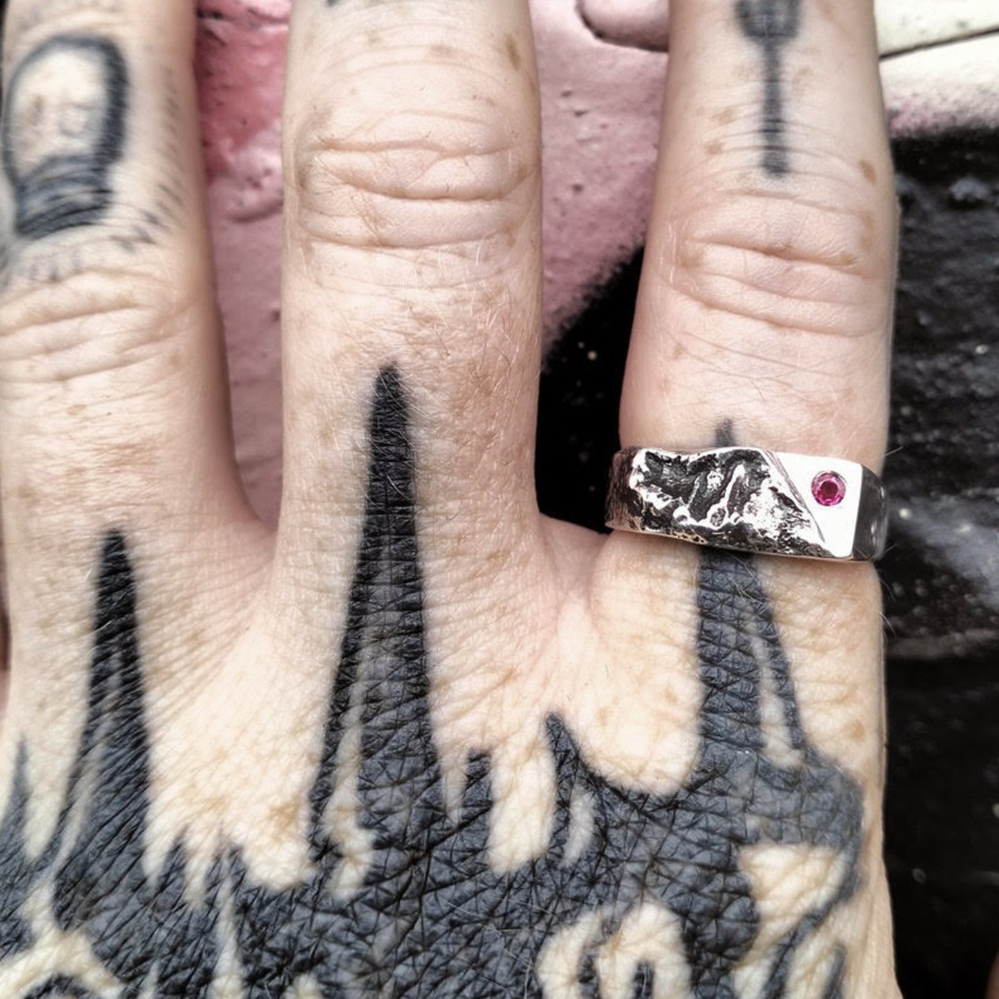 Reveal ring