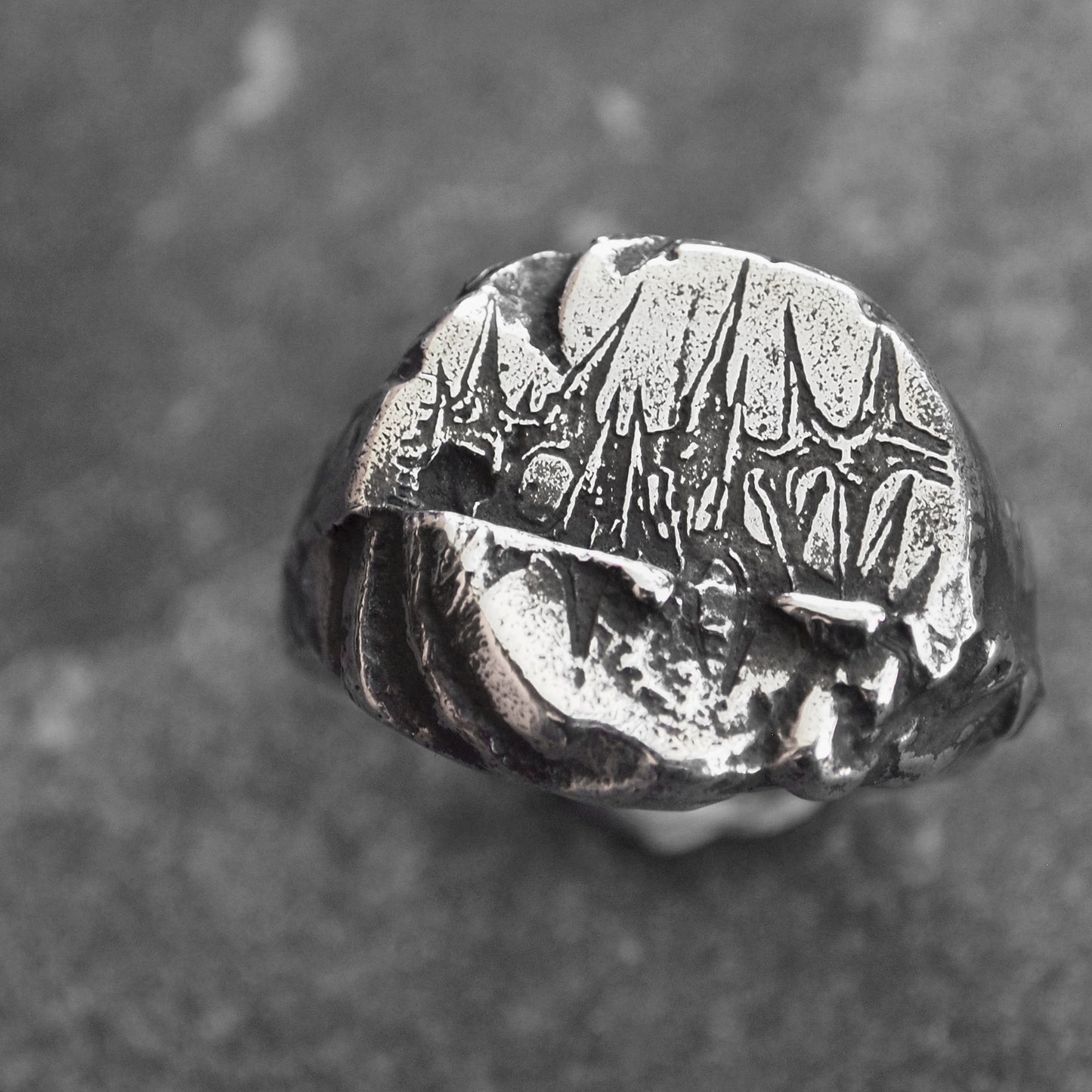 Thorns signet