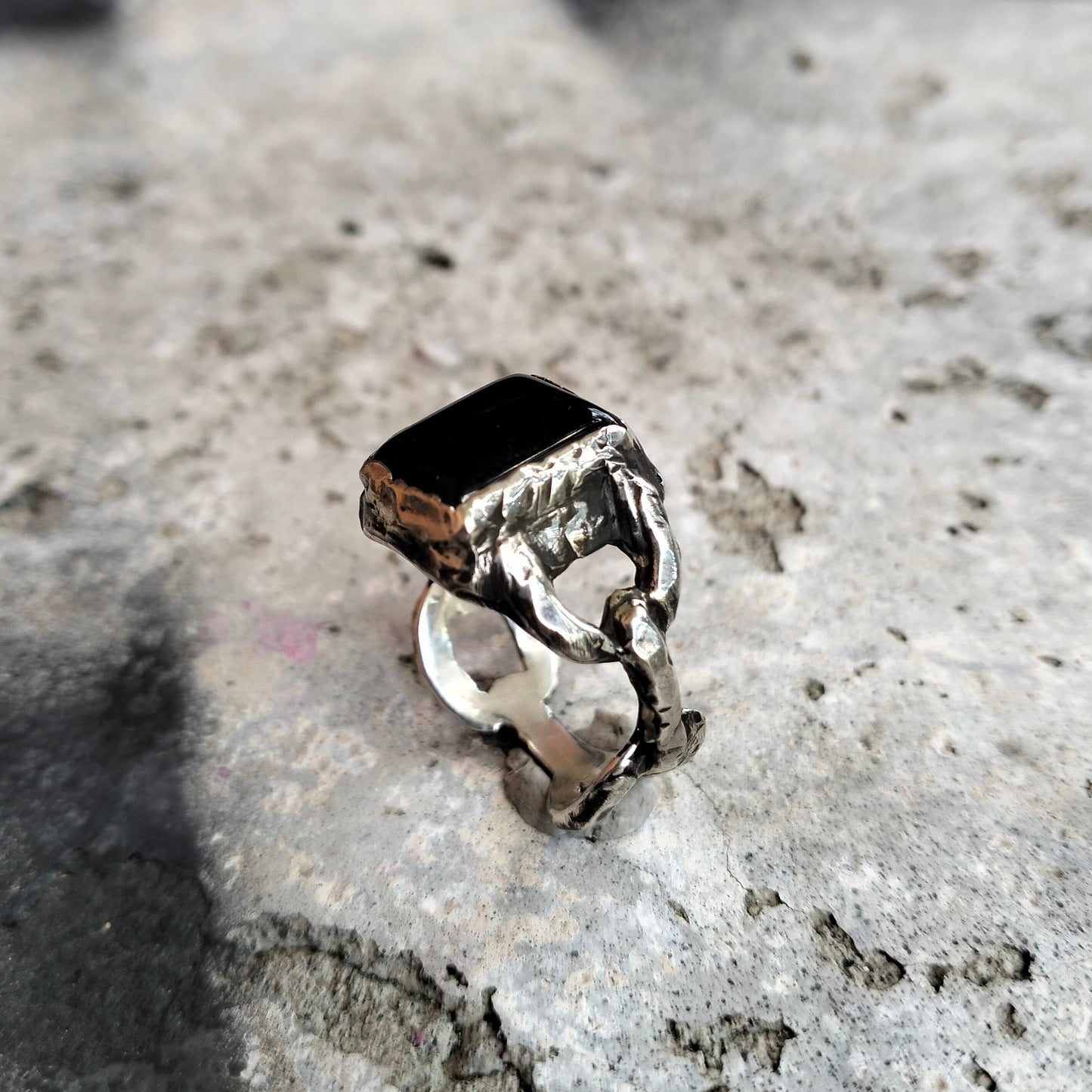 Onyx chain ring