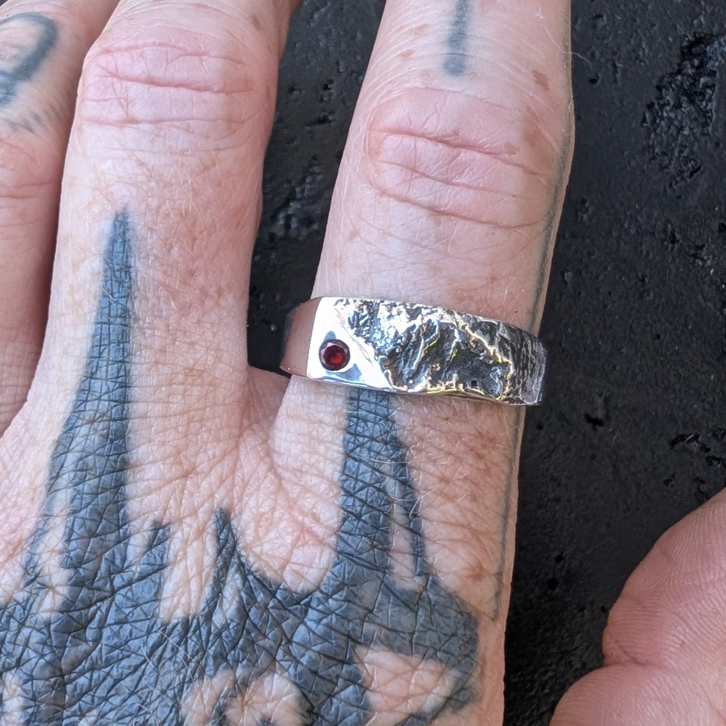 Reveal ring