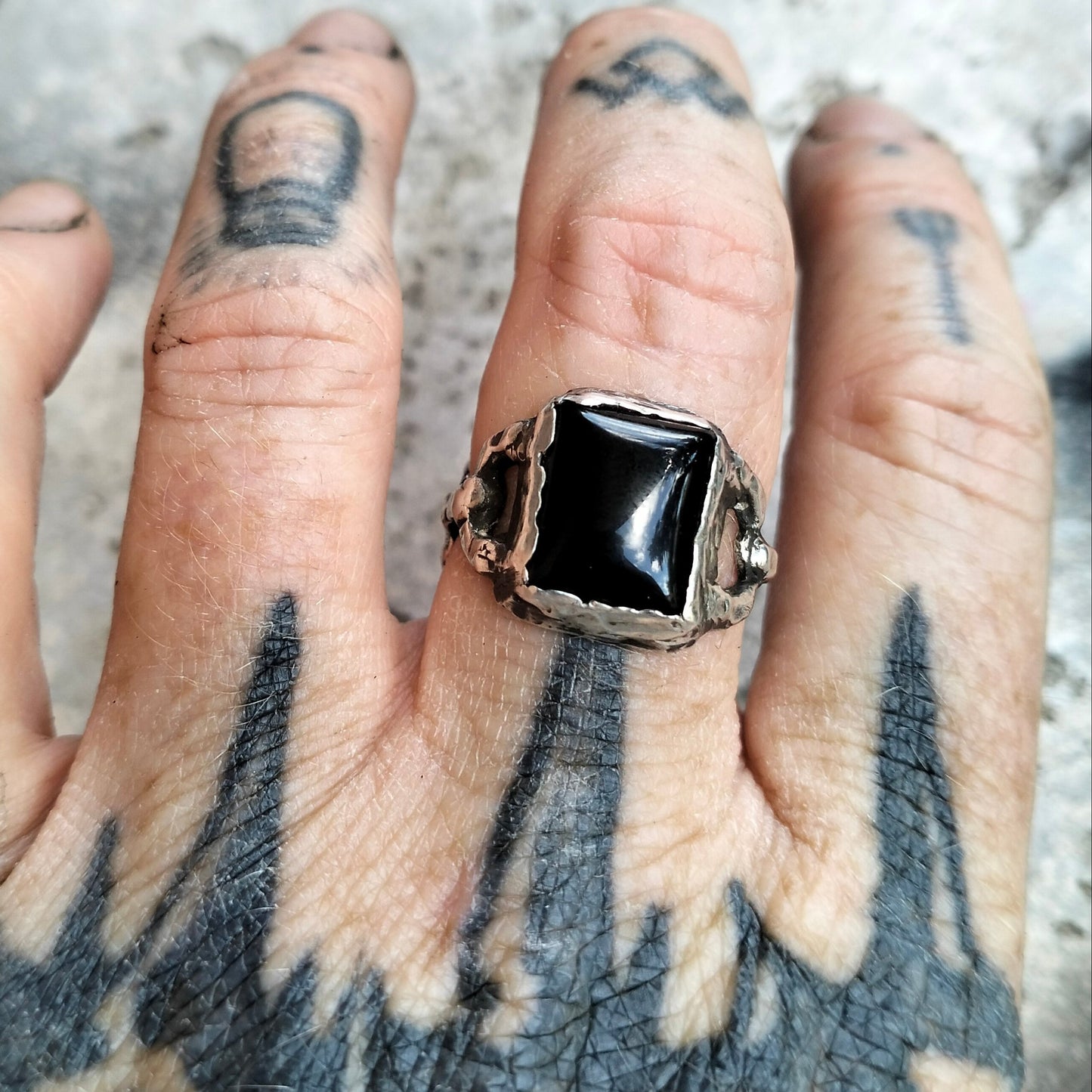 Onyx chain ring