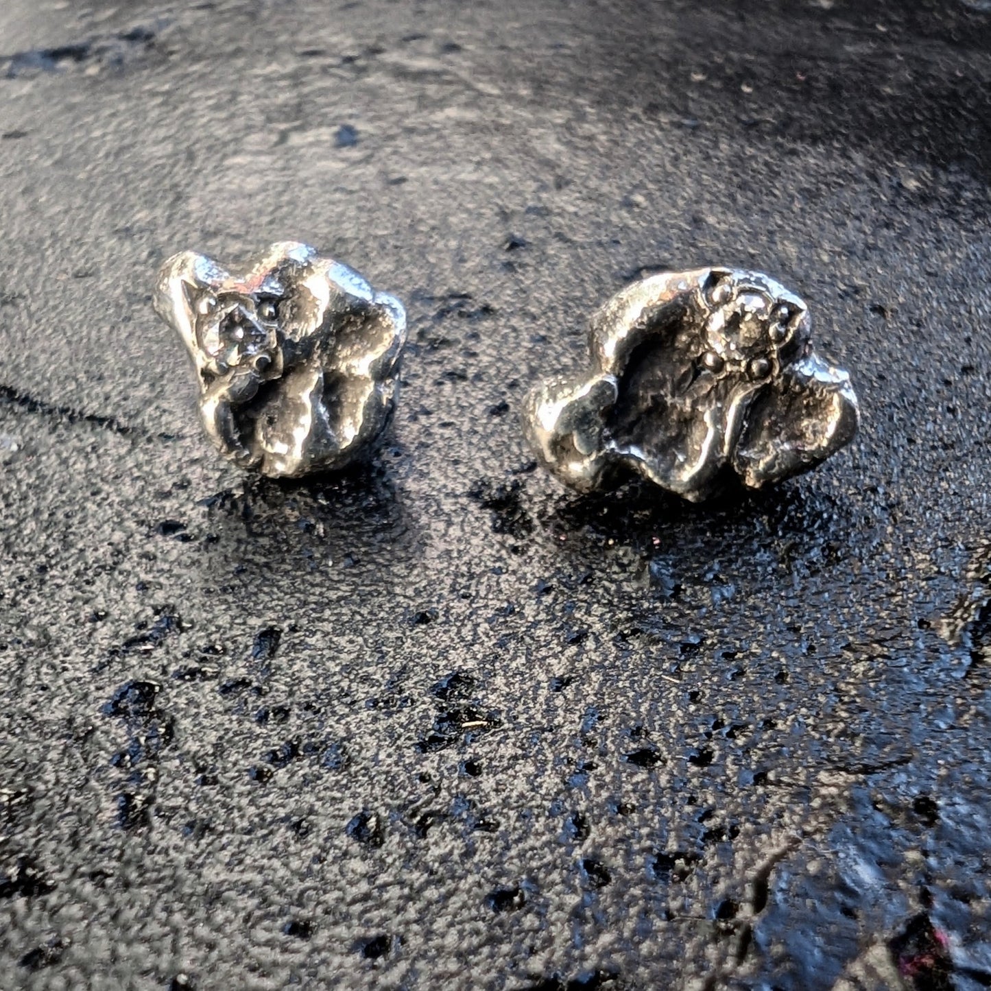 Gemset chunk studs