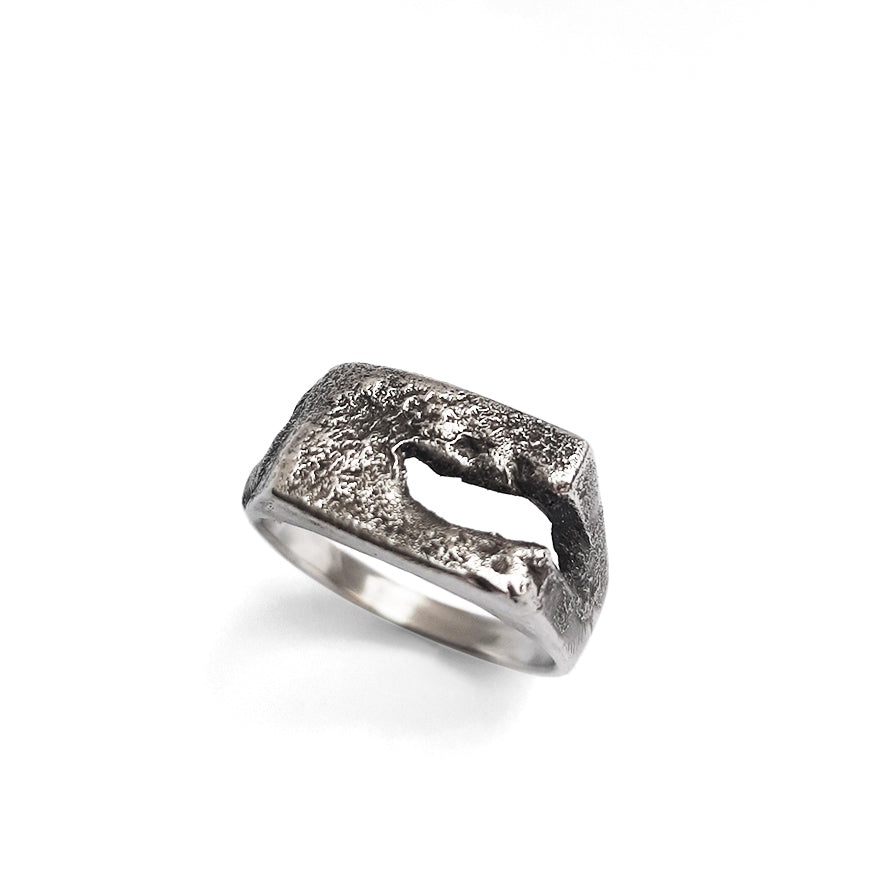 Discordant ring