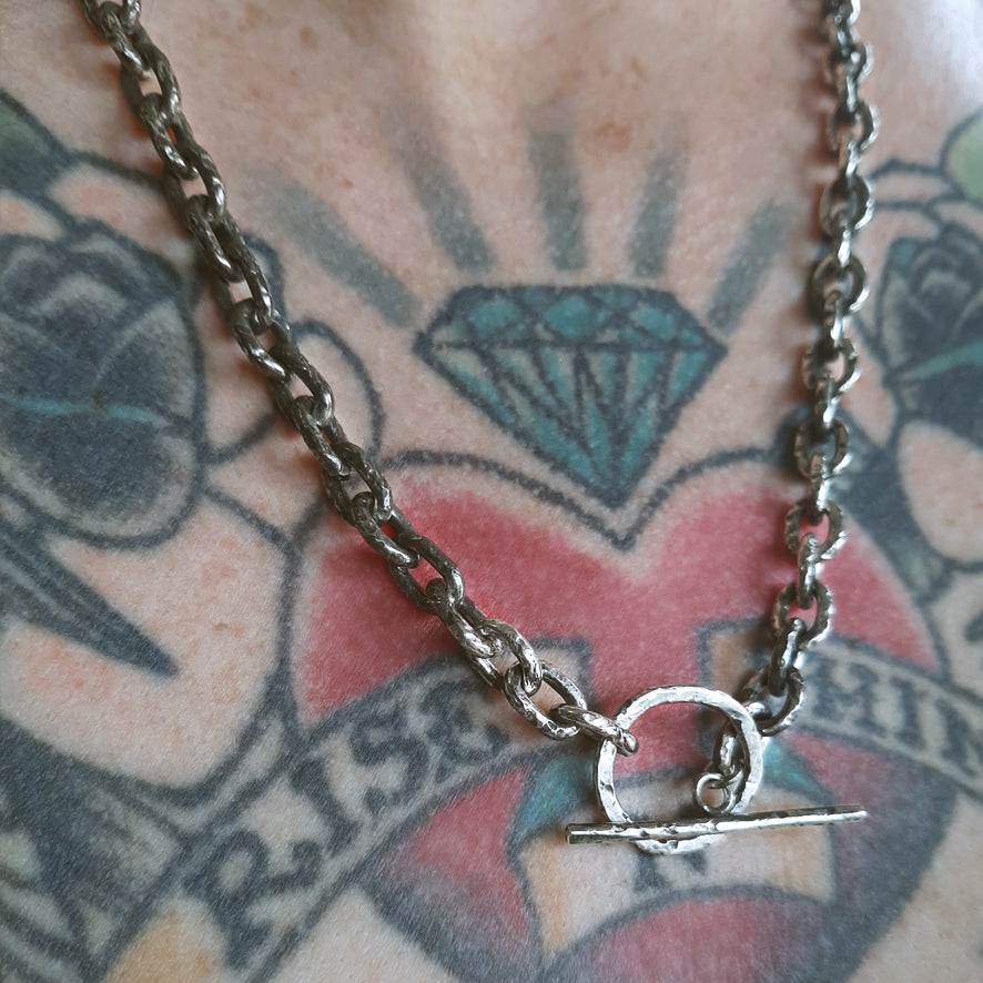 Brut distressed chain