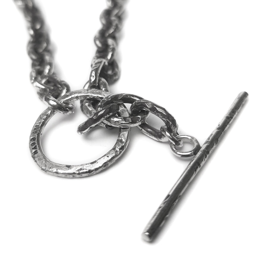 Brut distressed chain