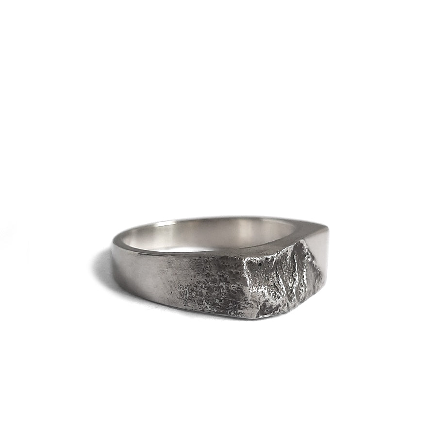 Reveal ring