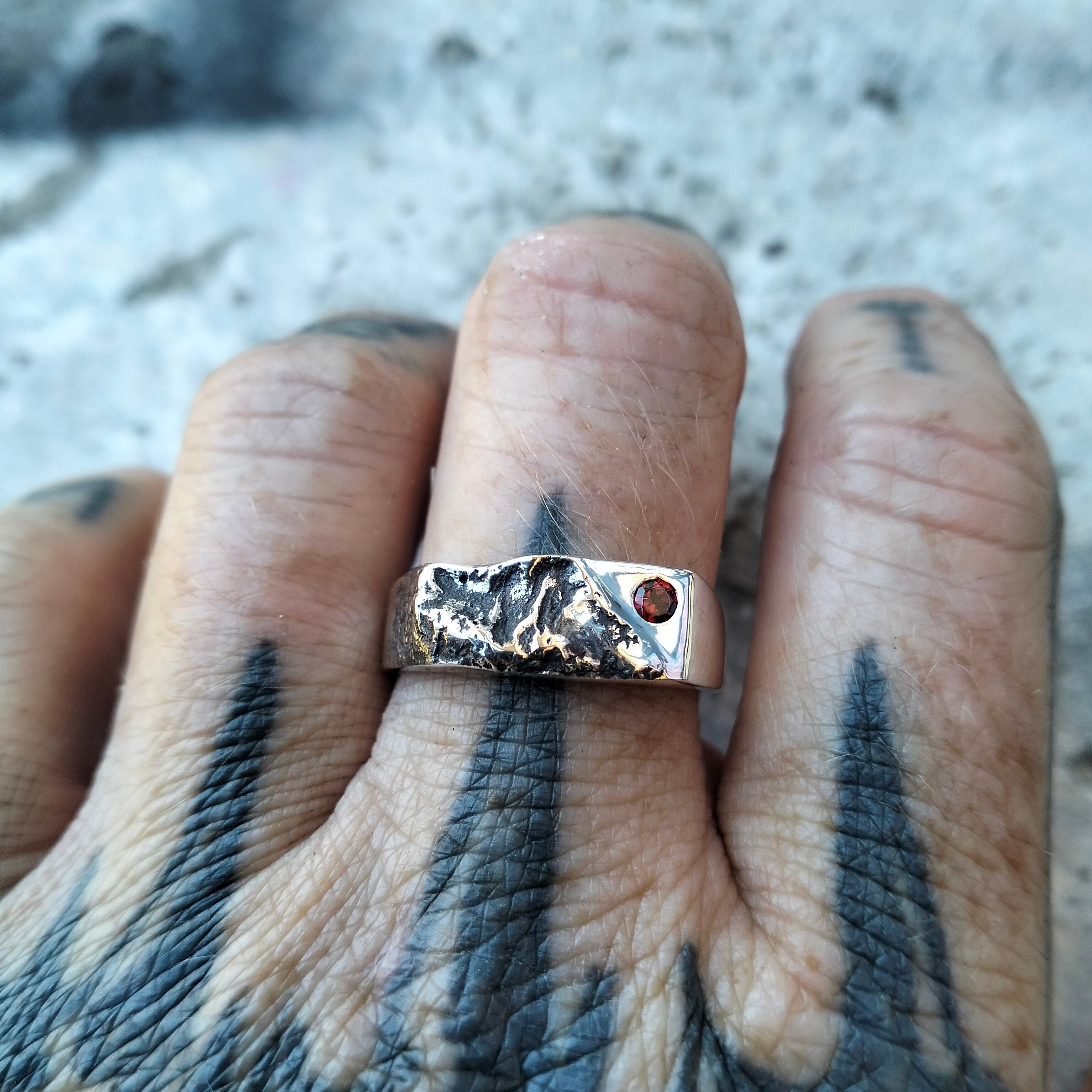 Reveal ring - garnet - ready.to ship