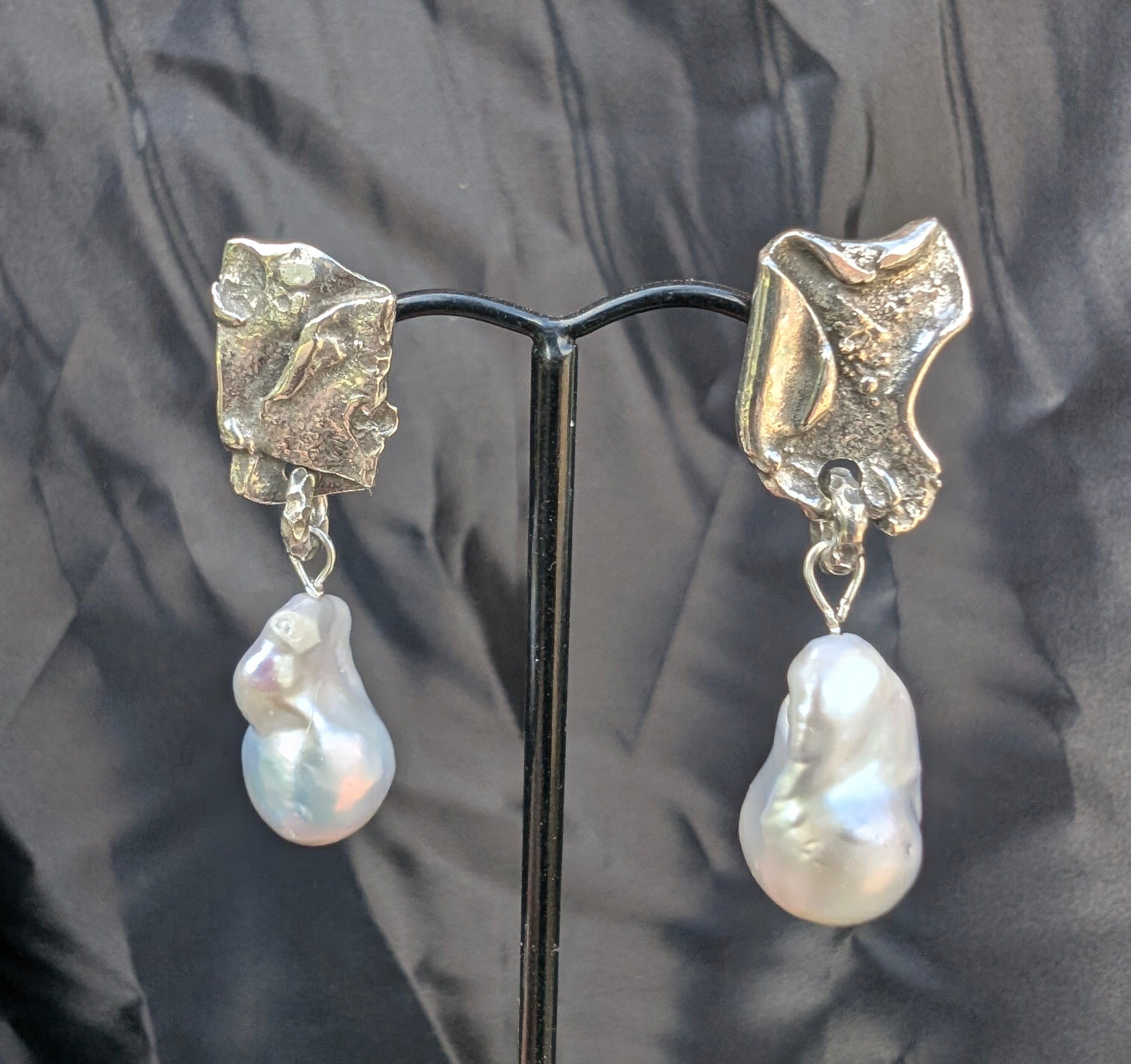 Pearl drop earrings