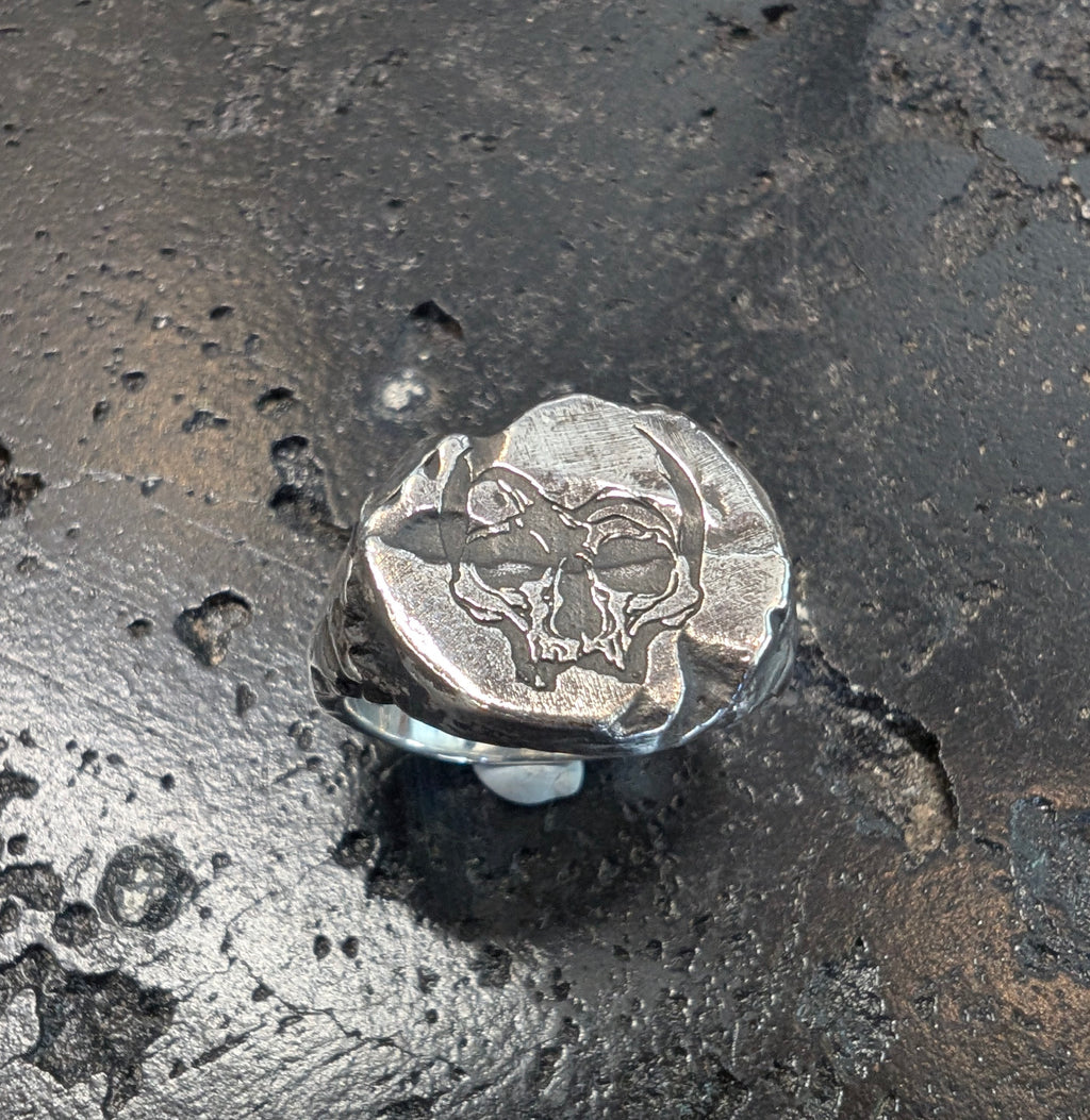 Skull signet - ready to ship