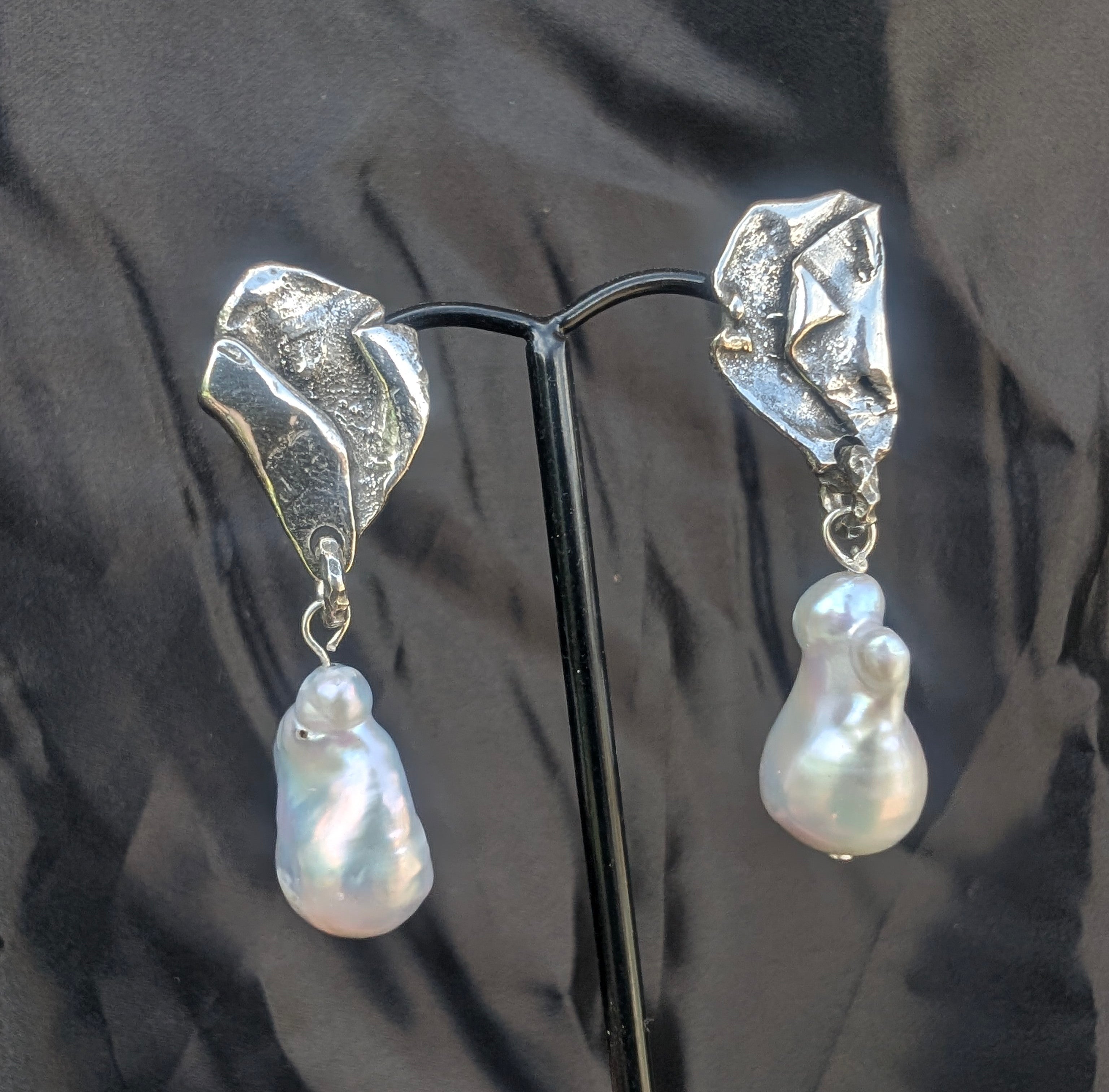 Pearl drop earrings
