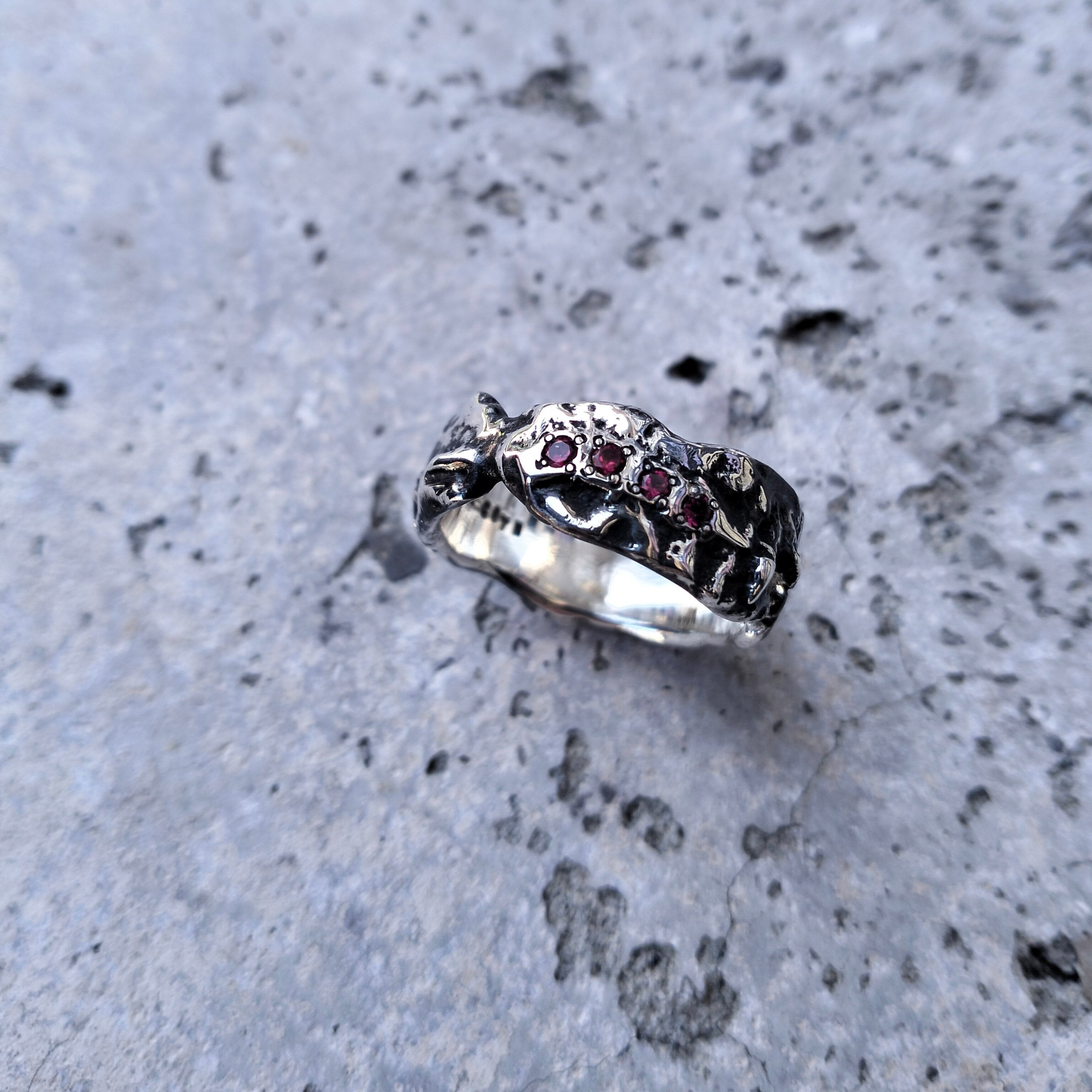 Flow ring - Rubies (lab grown) - Ready to ship