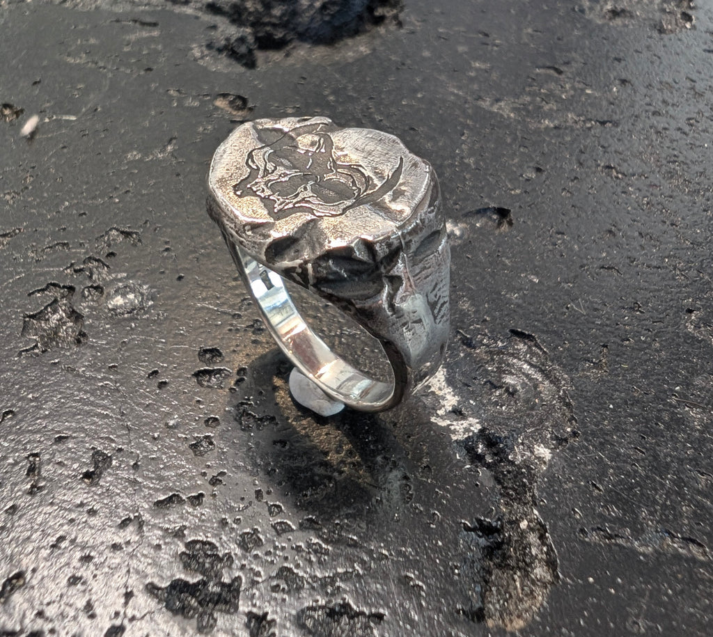 Skull signet - ready to ship