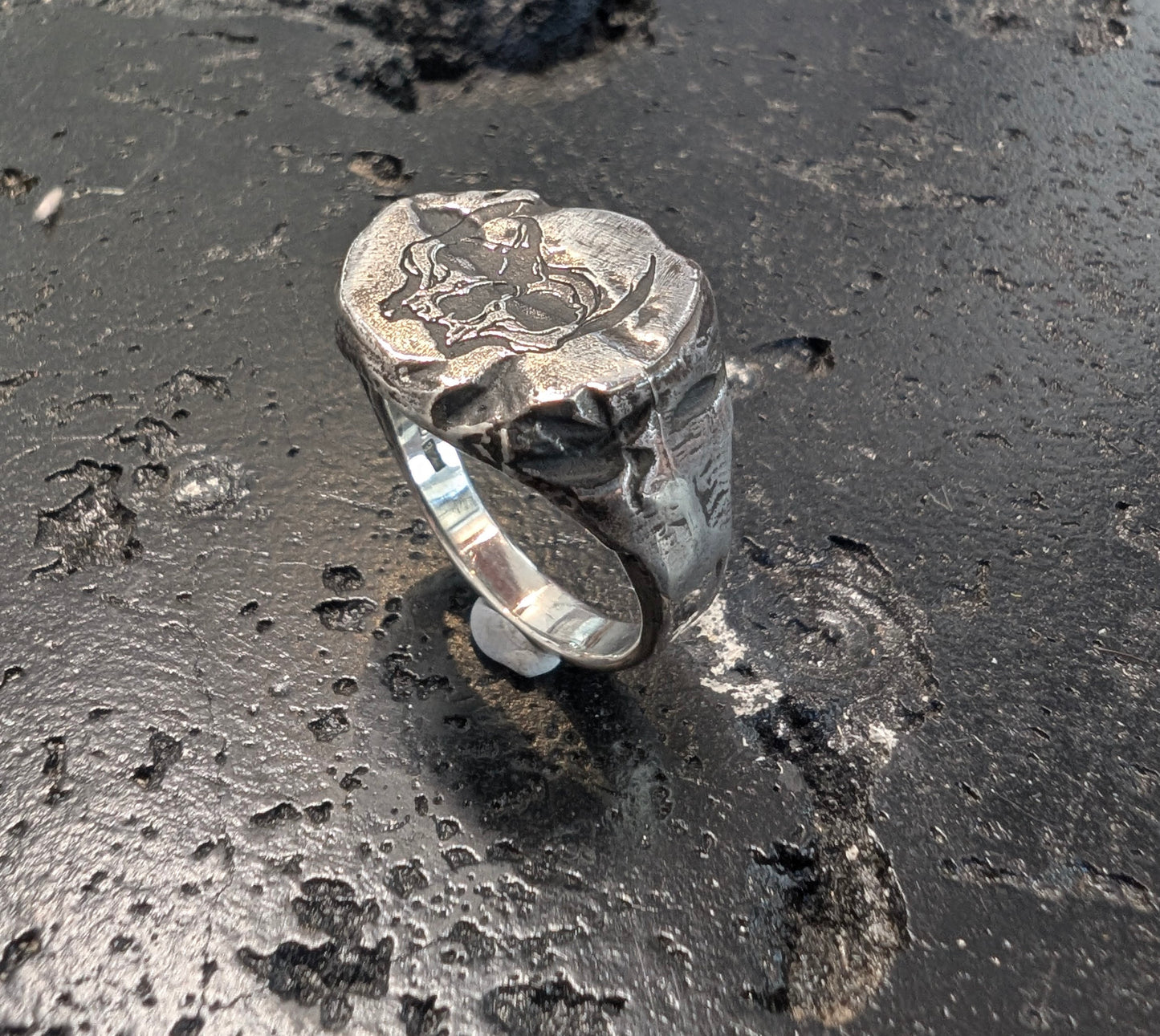 Skull signet - ready to ship