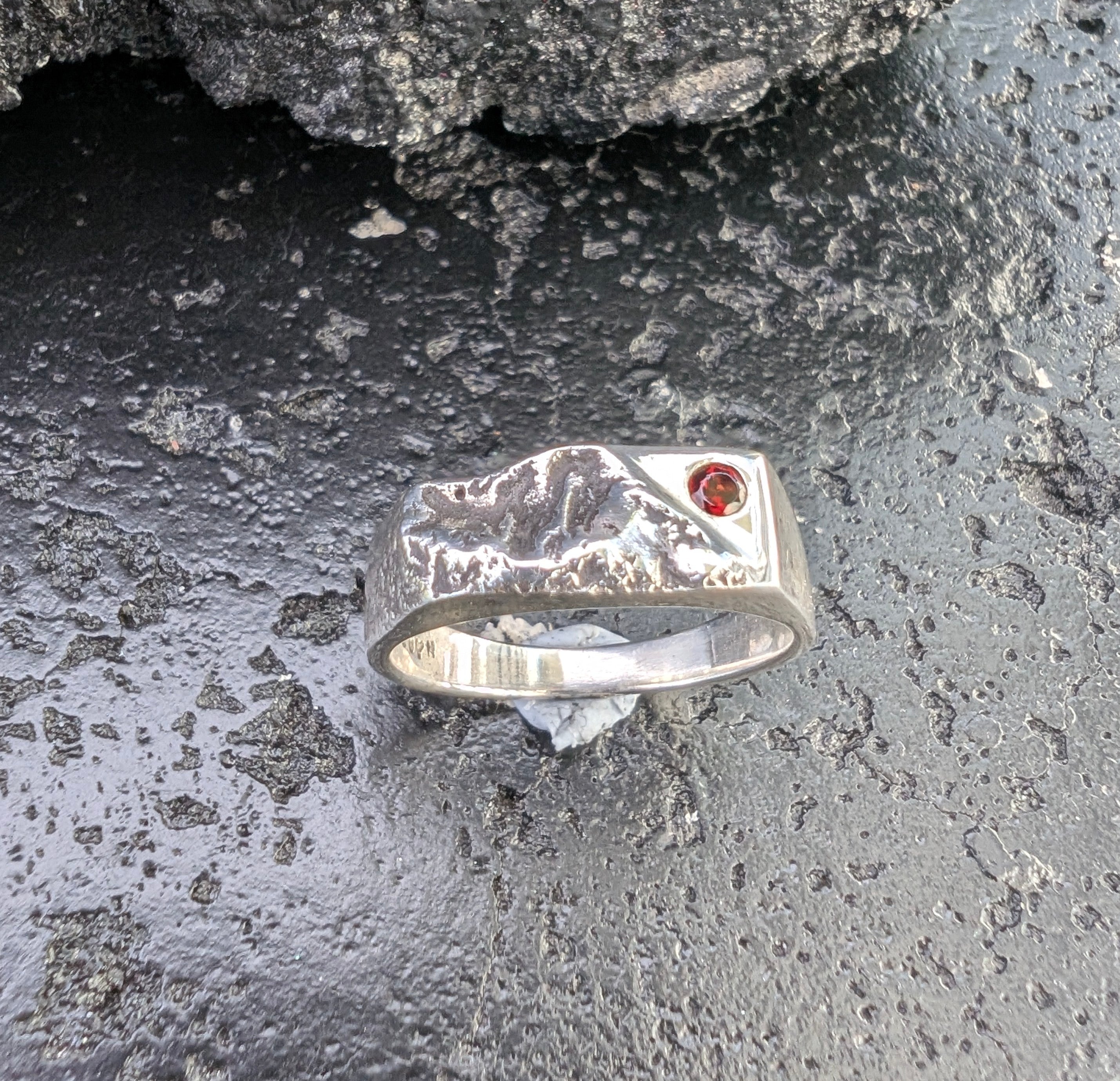 Reveal ring - garnet - ready.to ship