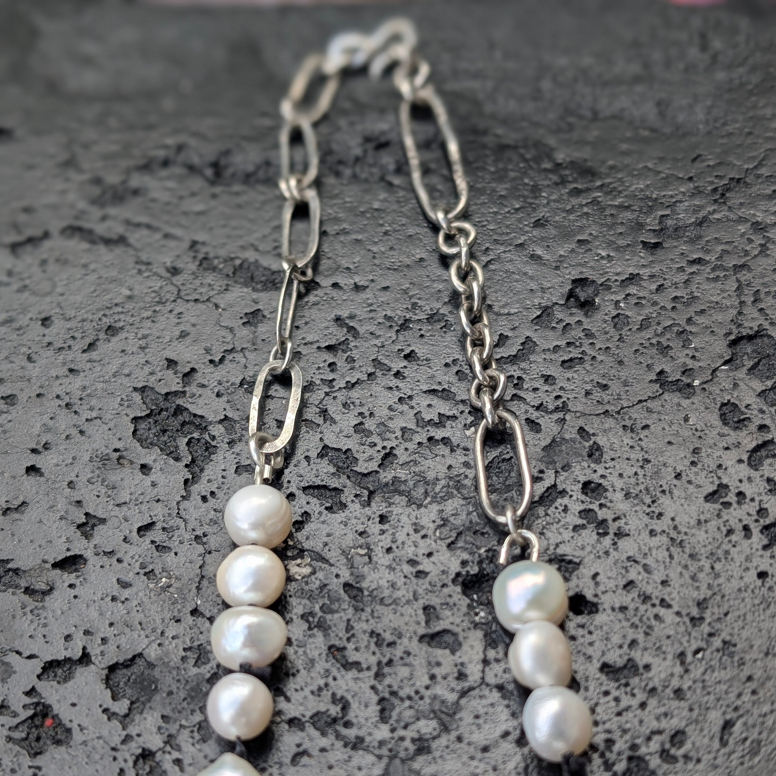 Pearl + chain number ONE