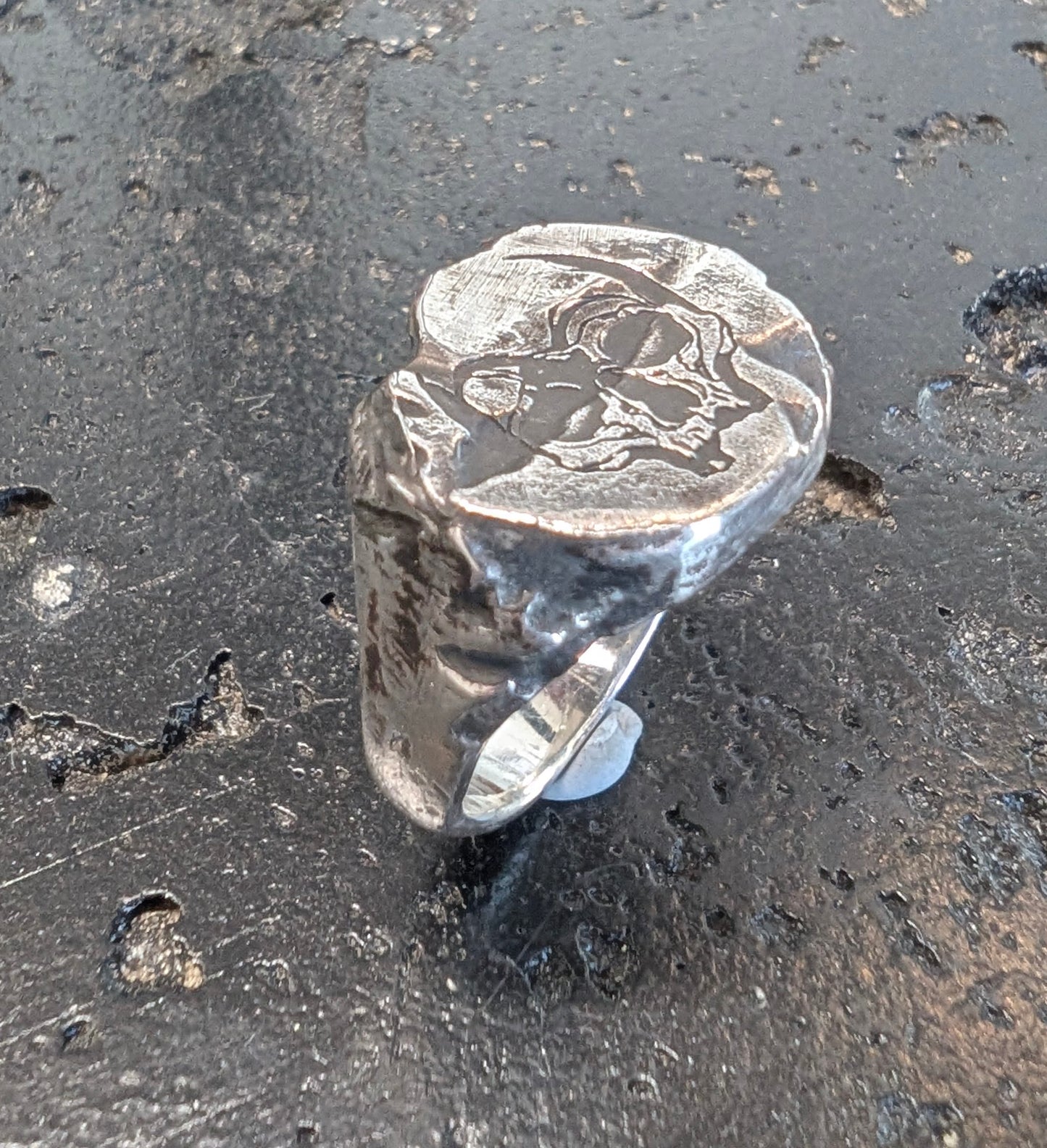 Skull signet - ready to ship