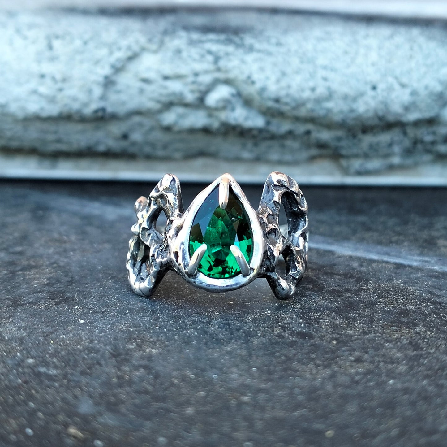 Rivulet ring