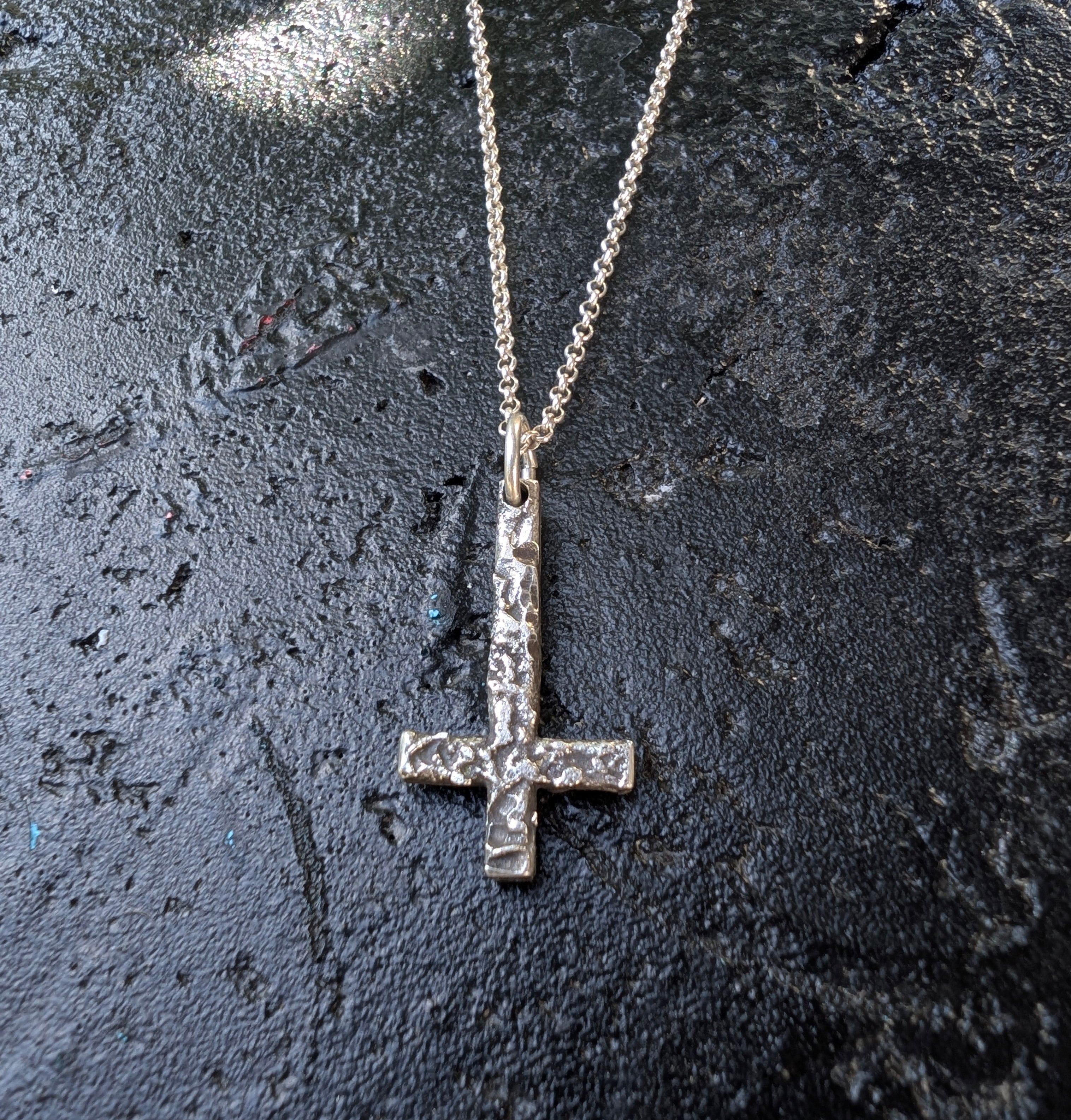 Ready to ship - Invert necklace