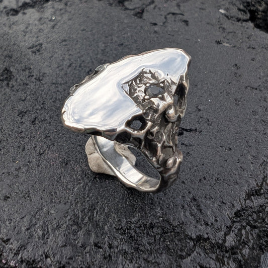 Adrift ring
